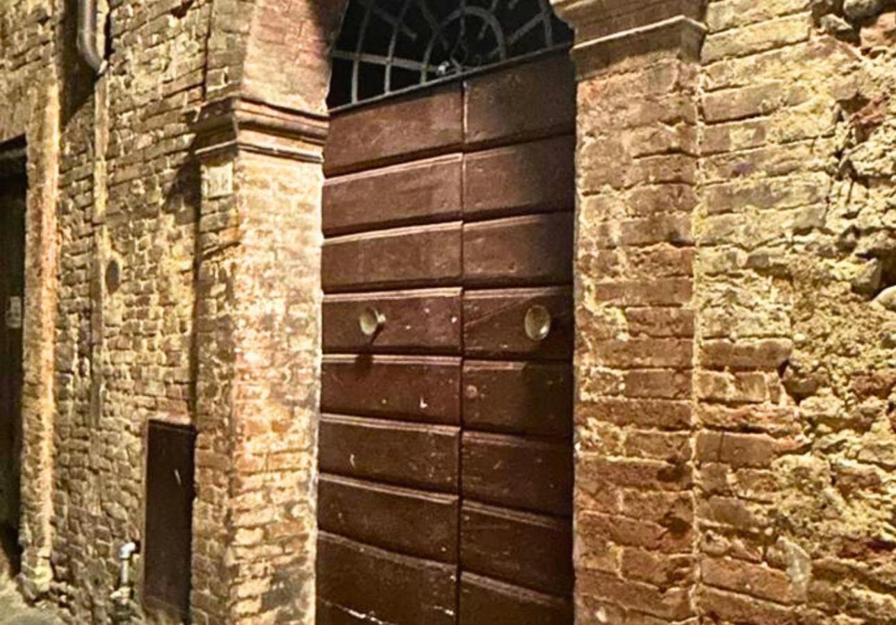 Gli Archi Nel Cuore Di Сиена Экстерьер фото